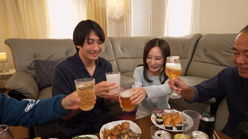 【独占】 【最新作】 足立友梨 まるごと完全収録 9時間05分 BEST 006