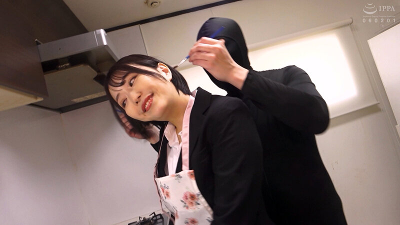 くすぐり不動産 那賀崎ゆきね 第二章～キッチン編～ 新生活のイメージ？エプロン姿から裸エプロンへ、そしてオイルまみれに。 005