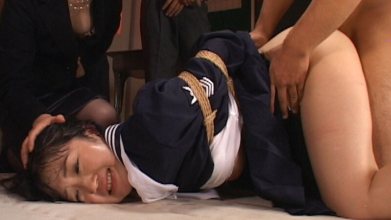 男たちの前ですべてを晒されてピクピク痙攣する敏感娘 禁断の濡れアワビ ULTRA ORGASM BEST 010